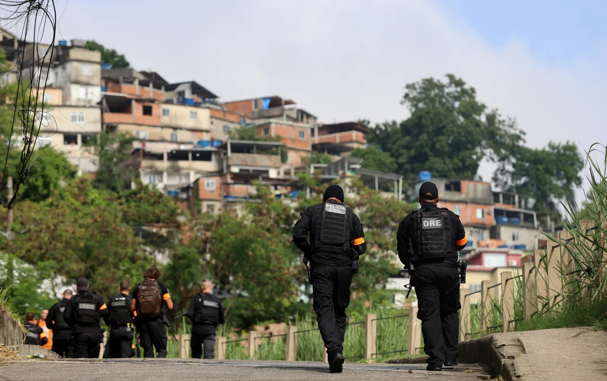 Documentos oficiais sobre a 'gratificação faroeste' da Alerj sendo analisados no Supremo Tribunal Federal (STF).