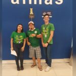 Entregador emocionado recebe dinheiro de volta de equipe de vendas em Palmas