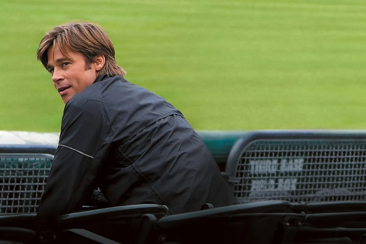 Inteligência artificial analisando dados de jogadores em campo de futebol