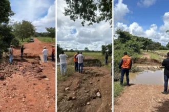 Ponte destruída pelas chuvas em uma área rural do Tocantins, com águas barrentas e detritos.