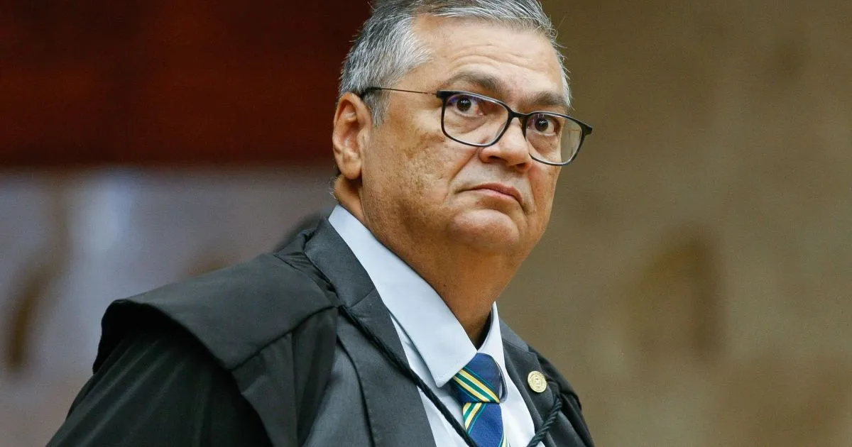 Ministro Flávio Dino do STF e Fábio Luís Lula da Silva (Lulinha) em representação da suspensão da quebra de sigilo.