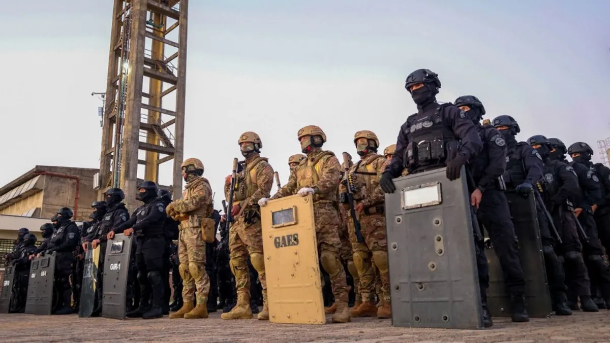 Agentes da Polícia Penal em operação de segurança na Penitenciária de Alta Segurança de Charqueadas (Pasc), Rio Grande do Sul.