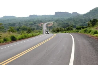 Rodovia TO-355 modernizada no Tocantins, simbolizando as novas concessões rodoviárias no estado