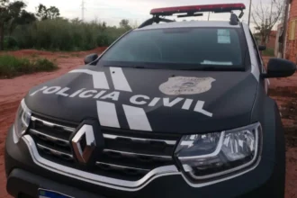 Cena de crime isolada com fita policial em Lagoa da Confusão.