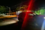 Fios de energia em poste na rua onde criança morreu