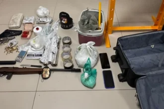 Apreensão de drogas e armas em laboratório clandestino em Palmas.