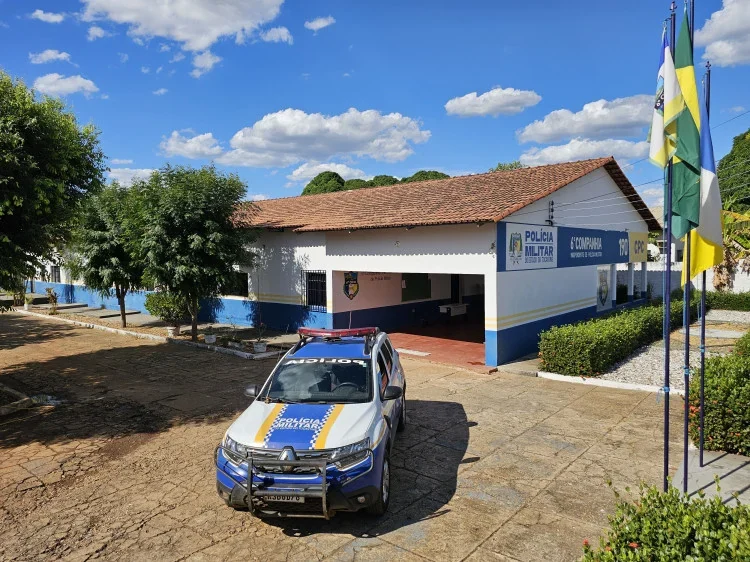 Policiais militares do Tocantins em frente ao novo 16º Batalhão de Polícia Militar em Miracema do Tocantins